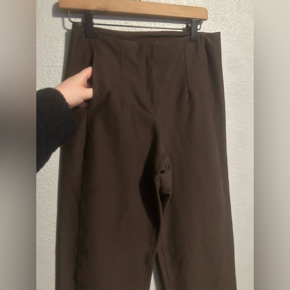 Lululemon Utilitech Relaxed-Fit Mid-Rise Trouser - Picture 15 of 16